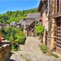 Discover the beautiful French village of Conques